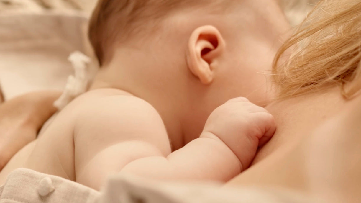 Bébé allaité, confronté à une préférence pour un sein